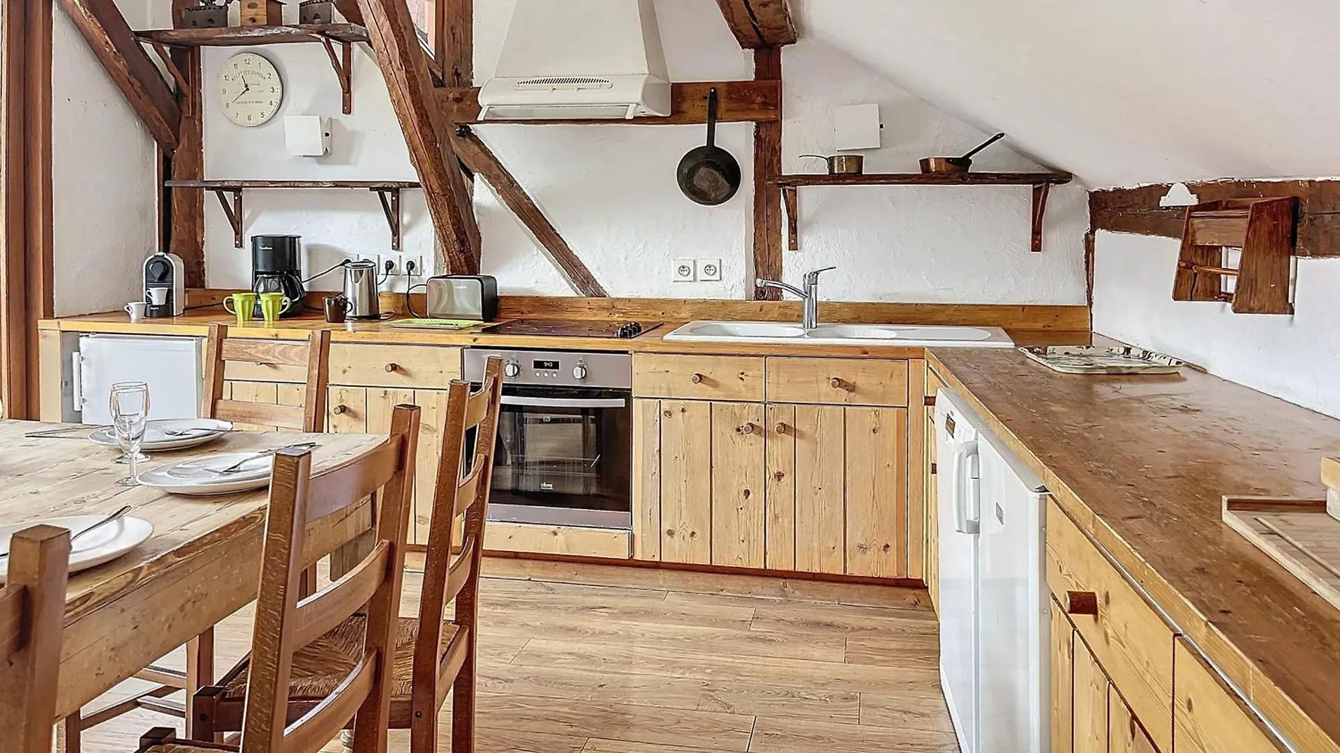 Meribel - Chalet 11 Pers, 5 Ch, Parking - Fr-1-688-93 Les Allues 0*,  France